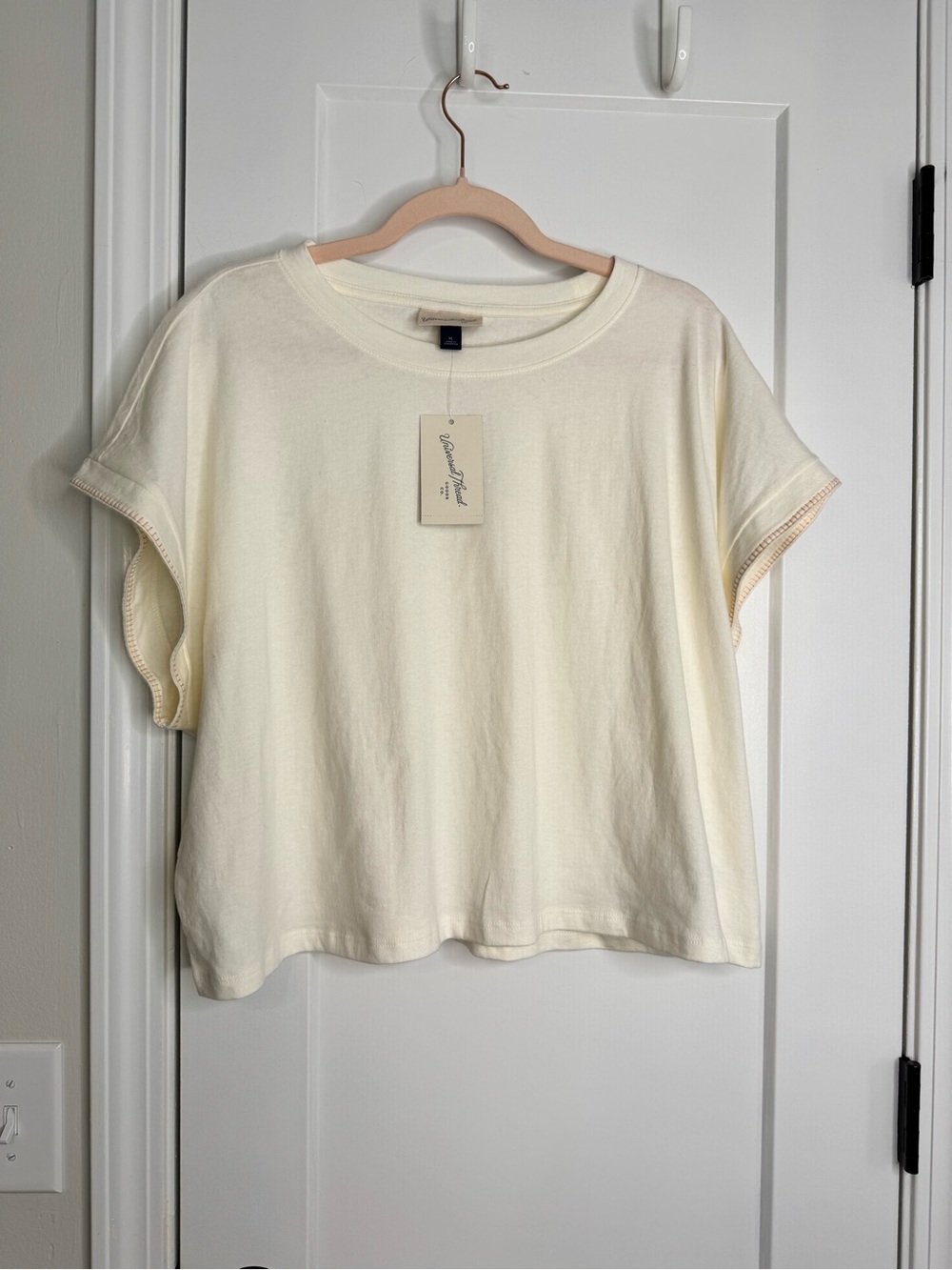 Universal Threads Ivory Oversized Cropped Top - Picture 5 of 6
